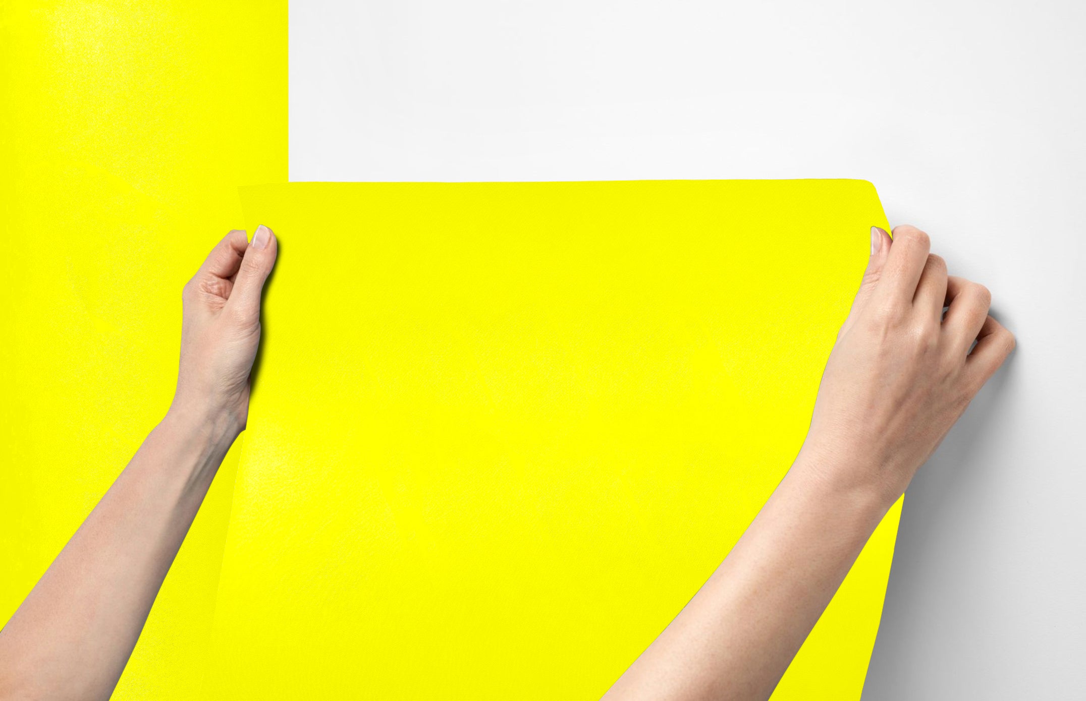 ral 1026 luminous yellow