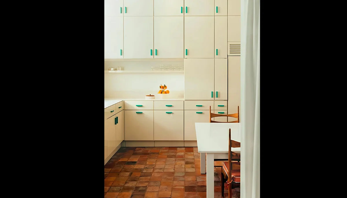 Temporäre Farbe - RAL 1015 Hellelfenbein - für Schränke, Arbeitsplatten, Wände, alle glatten Oberflächen - offRAL™