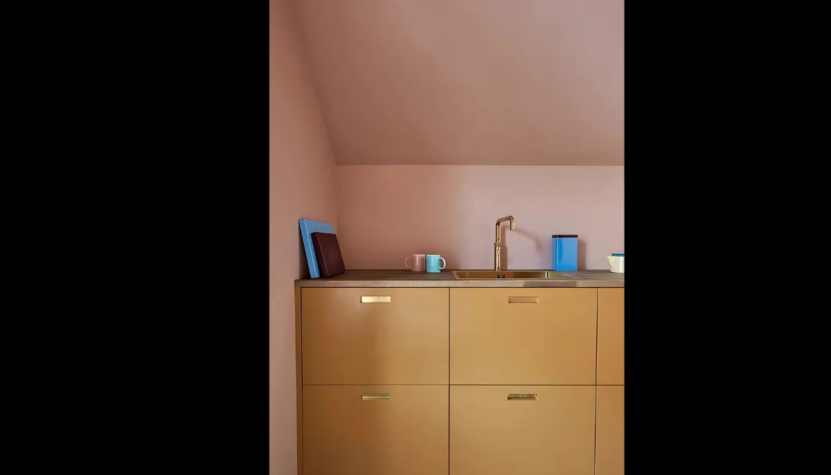 Abzieh- und Klebefarbe – RAL 1011 Braunbeige – vorübergehend mieterfreundliche, tapetenähnliche Farbe – offRAL™