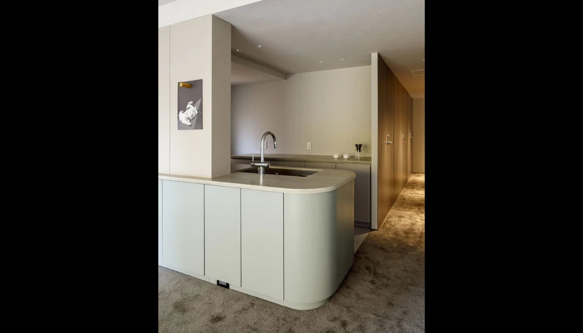 Abzieh- und Klebefarbe – RAL 9018 Papyrusweiß – vorübergehend mieterfreundliche, tapetenähnliche Farbe – offRAL™