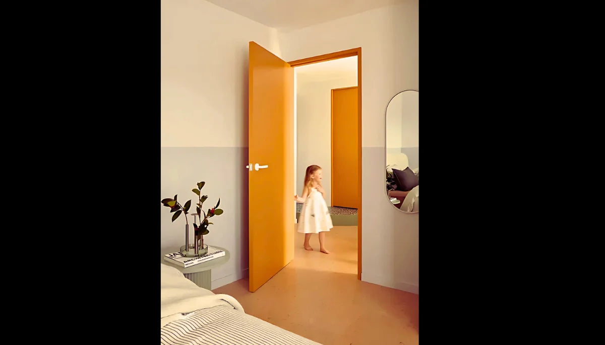 Kontaktfarbe - RAL 1028 Melonengelb - Airbnb-freundliche Farbe für jede glatte Oberfläche - offRAL™