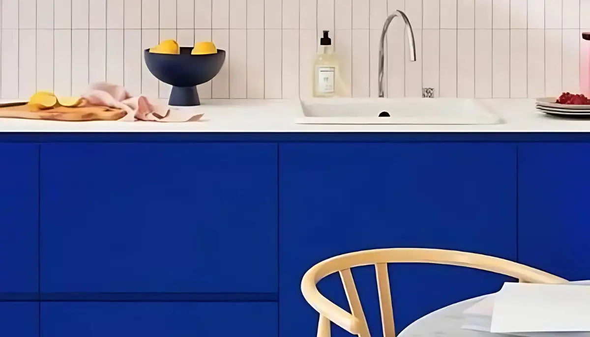 Kontaktfarbe - RAL 5002 Ultramarinblau - Airbnb-freundliche Farbe für jede glatte Oberfläche - offRAL™