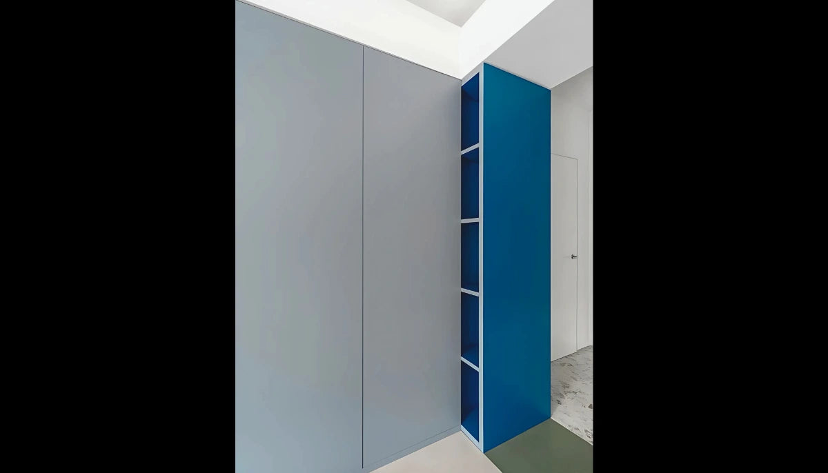 Kontaktfarbe - RAL 7040 Fenstergrau - Airbnb-freundliche Farbe für jede glatte Oberfläche - offRAL™