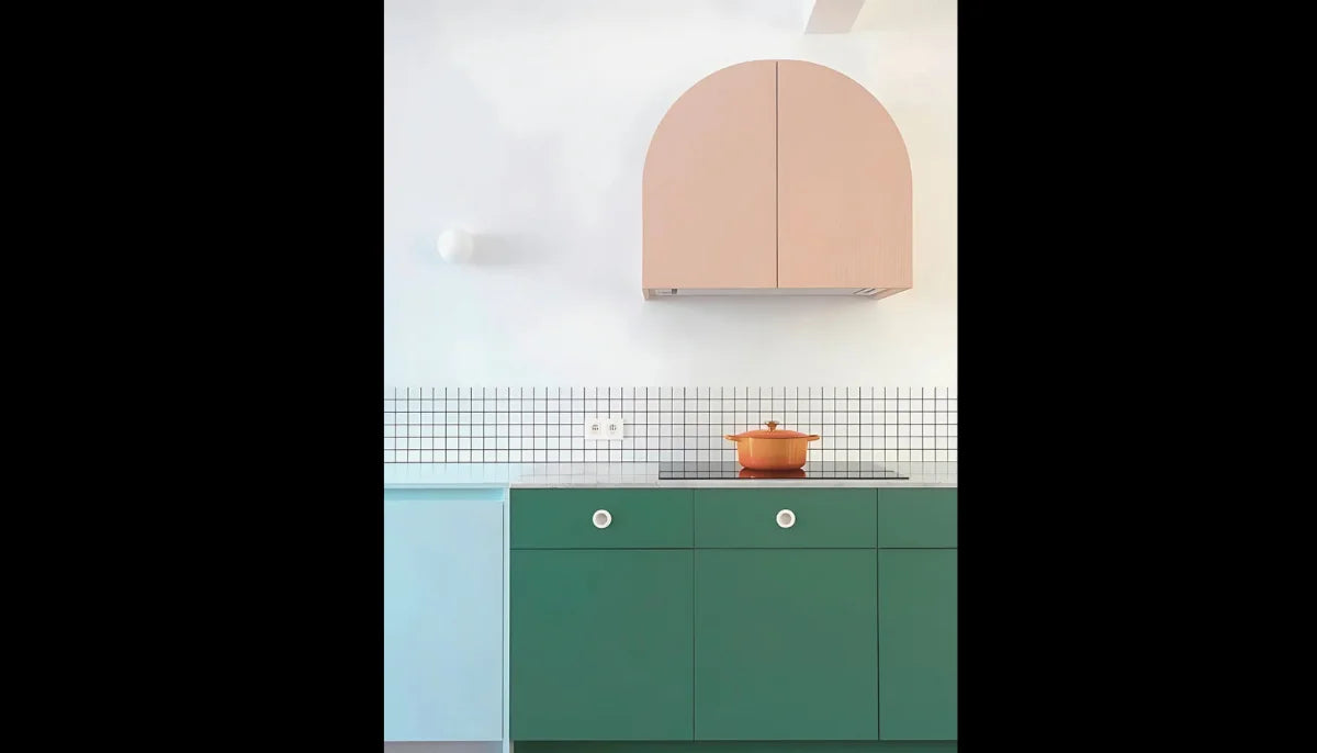 Tragbare Farbe - RAL 6000 Patinagrün - 1. Farbe in Plattenform, bereit zur Wiederverwendung auf allen glatten Oberflächen - offRAL™