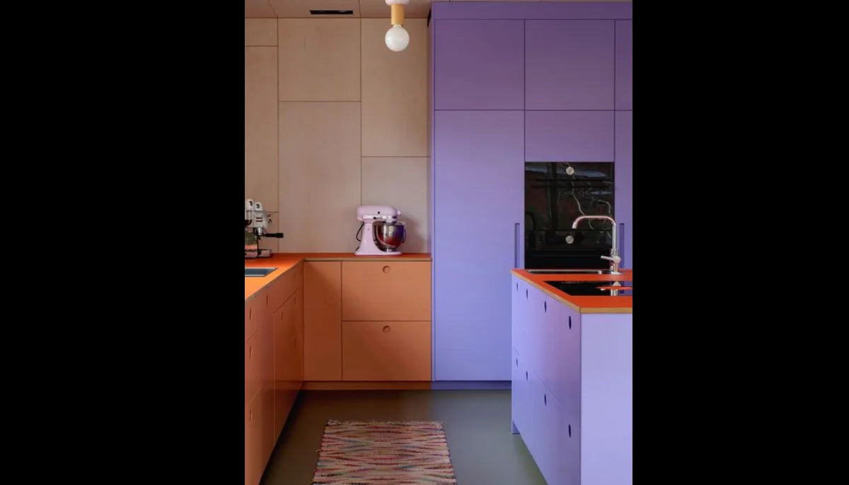 Selbstklebende Farbe - RAL 4005 Blaulila - temporäre tapetenähnliche Farbe für jede glatte Oberfläche - offRAL™