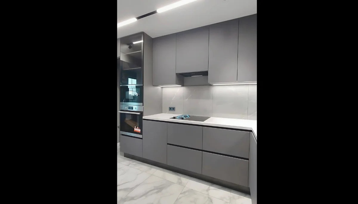 Abzieh- und Klebefarbe – RAL 7037 Staubgrau – vorübergehend mieterfreundliche, tapetenähnliche Farbe – offRAL™