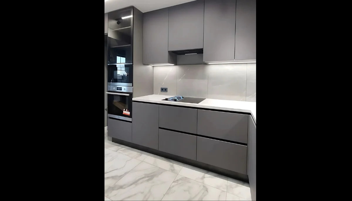 Selbstklebende Farbe - RAL 7036 Platingrau - temporäre tapetenähnliche Farbe für jede glatte Oberfläche - offRAL™