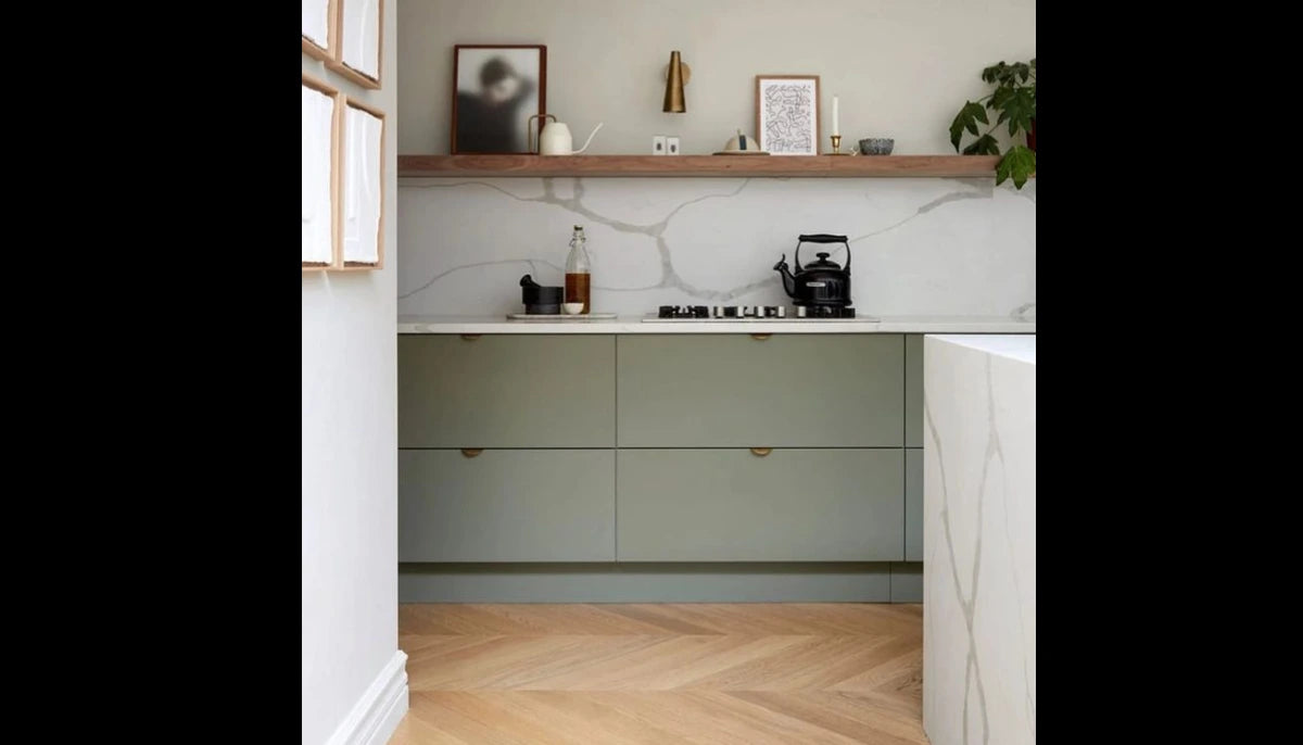 Tragbare Farbe - RAL 7033 Zementgrau - 1. Farbe in Plattenform, bereit zur Wiederverwendung auf allen glatten Oberflächen - offRAL™